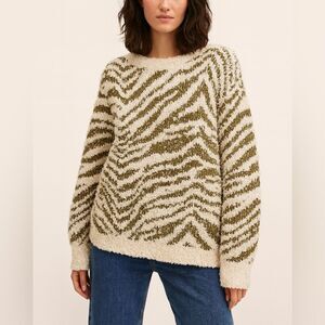 POL Fluffy Sweater cream and Tan Size Small